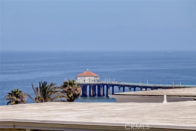Detail Gallery Image 2 of 38 For 216 4th St, Manhattan Beach,  CA 90266 - 3 Beds | 5 Baths