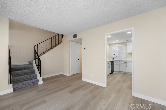 Detail Gallery Image 7 of 50 For 8347 Grenoble St #9,  Sunland,  CA 91040 - 2 Beds | 2/1 Baths