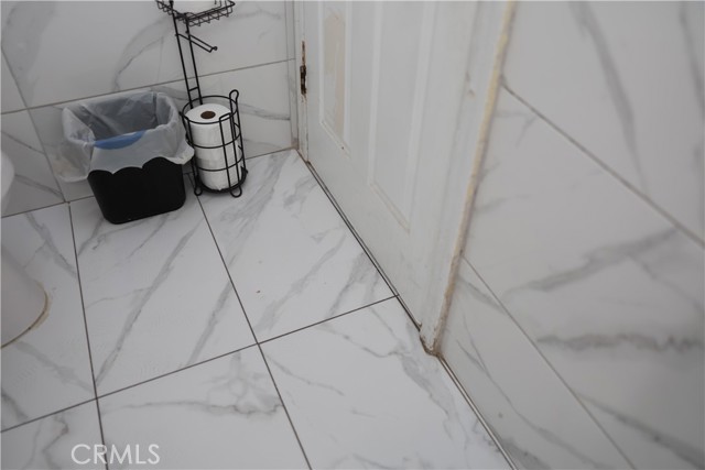 927 W 82nd Street, Los Angeles CA: https://media.crmls.org/medias/5d569c91-dc5c-4c31-9a28-889943203b98.jpg