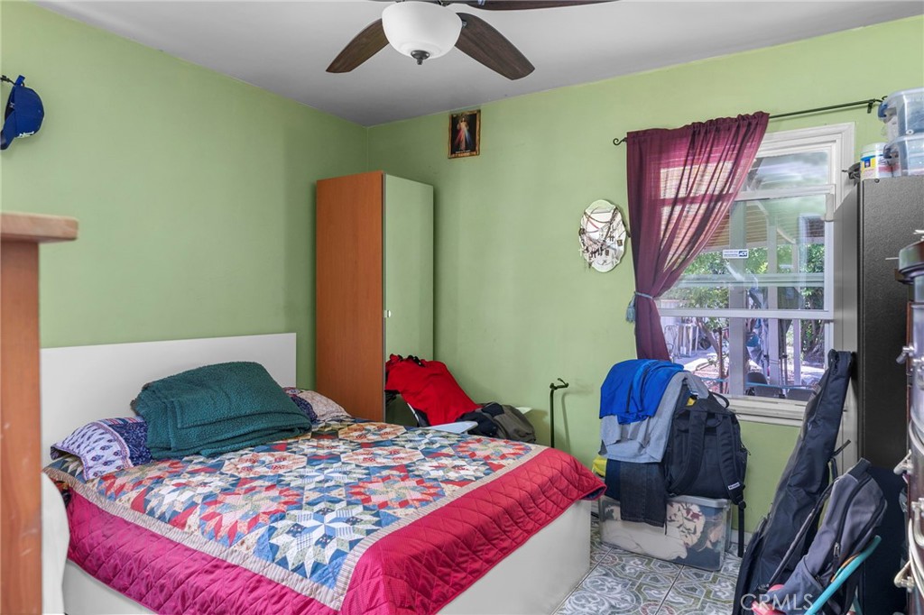 https://media.crmls.org/medias/5d570512-b1f1-40ba-94a4-6834cb27731d.jpg?preset=X-Large
