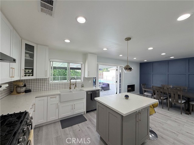 Detail Gallery Image 7 of 24 For 11243 Mclennan, Granada Hills,  CA 91344 - 3 Beds | 3 Baths