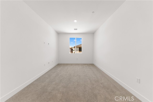 129 Great Park Blvd, Irvine CA: https://media.crmls.org/medias/5d58e4fe-8778-4c73-ab4c-dee762e4426a.jpg