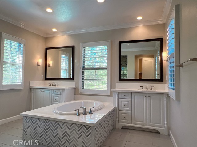 Detail Gallery Image 18 of 32 For 63 Rossmore, Irvine,  CA 92620 - 5 Beds | 5 Baths