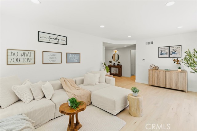 Detail Gallery Image 10 of 69 For 17698 Locust St, Fountain Valley,  CA 92708 - 7 Beds | 6 Baths