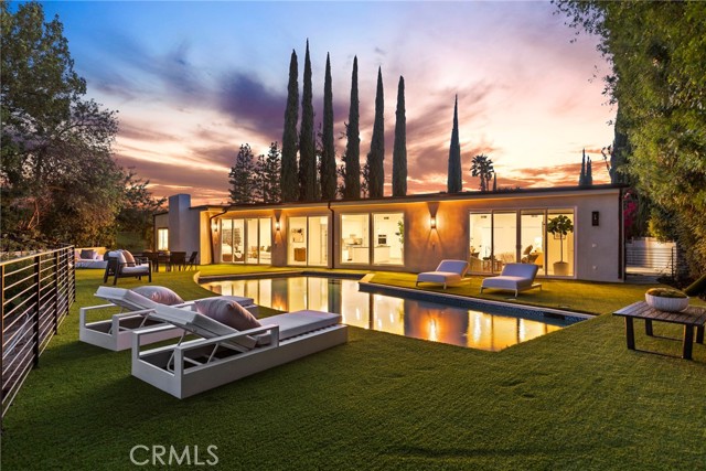 4406 Medley Place, Encino CA: https://media.crmls.org/medias/5d5987f6-07a1-49d9-b9c9-53bf5d6c81af.jpg