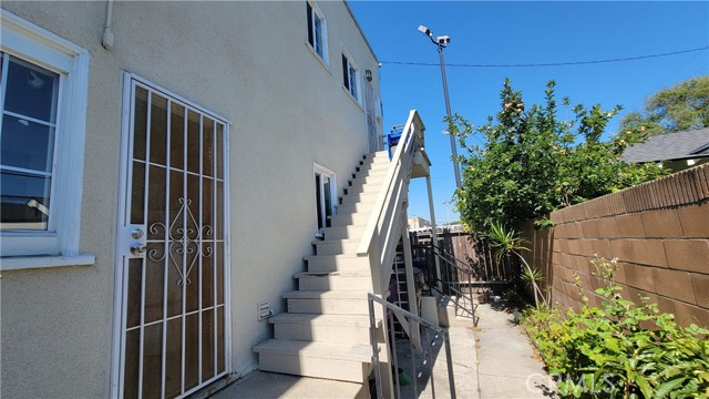 2415 E 7th Street, Long Beach CA: https://media.crmls.org/medias/5d59962f-67da-4e13-a2e2-841d915824bf.jpg