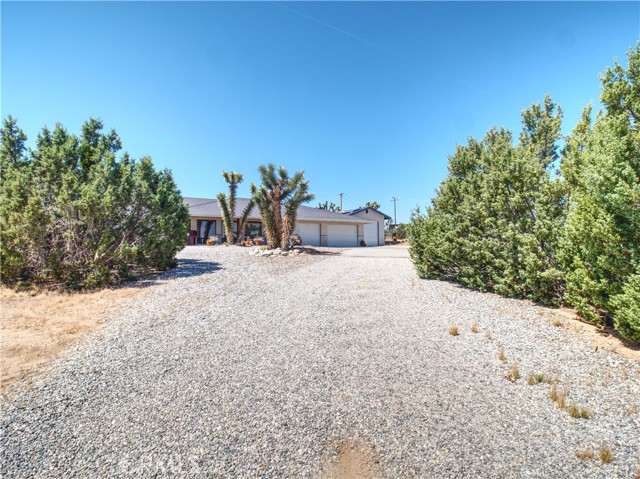 Detail Gallery Image 6 of 27 For 5126 Canton St, Yucca Valley,  CA 92284 - 2 Beds | 2 Baths