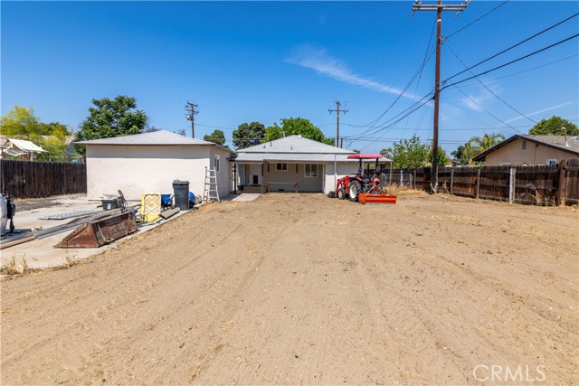 412 South Santa Fe Street, Hemet CA: https://media.crmls.org/medias/5d5a31f7-a0ef-4710-ac1a-1c538e43df2e.jpg