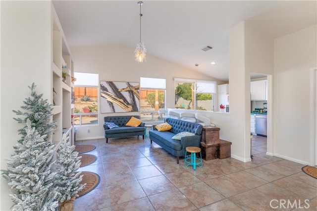Image 6 of 21 For 65548 Avenida Barona