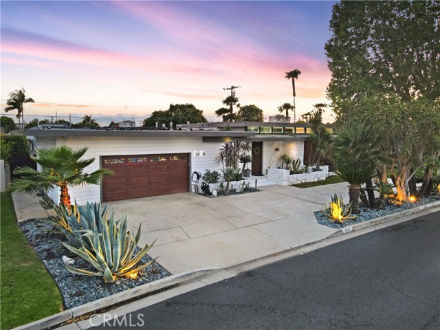 Detail Gallery Image 2 of 49 For 8434 Quinn St, Downey,  CA 90241 - 5 Beds | 4 Baths
