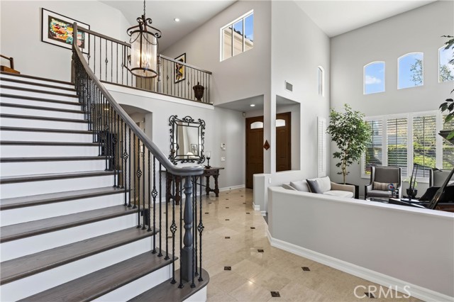24255 Hillhurst photo 9