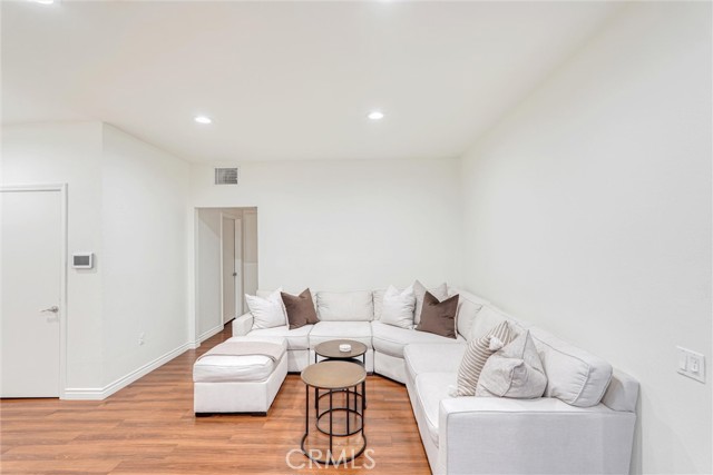 Detail Gallery Image 11 of 40 For 5540 Sylmar Ave #5,  Sherman Oaks,  CA 91401 - 2 Beds | 2 Baths