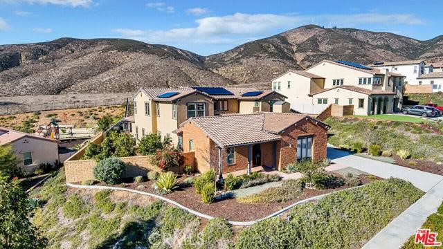Detail Gallery Image 2 of 30 For 446 via Maggiore, Chula Vista,  CA 91914 - 5 Beds | 4/1 Baths