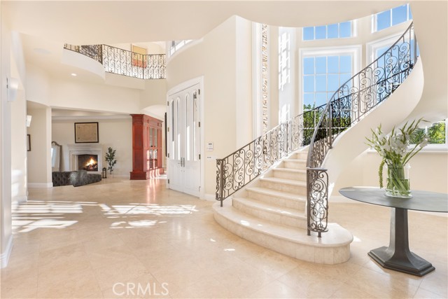 Detail Gallery Image 5 of 61 For 13320 Mulholland Dr, Beverly Hills,  CA 90210 - 5 Beds | 7 Baths