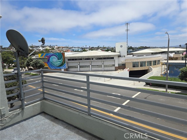 409 15th Street, Manhattan Beach CA: https://media.crmls.org/medias/5d5e72eb-398b-4e00-b744-e9ba2bda1c4b.jpg