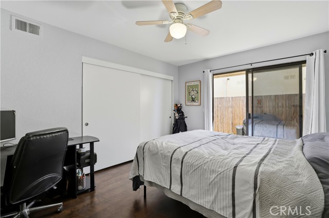 Detail Gallery Image 9 of 29 For 2123 Temple, Signal Hill,  CA 90755 - 2 Beds | 2/1 Baths