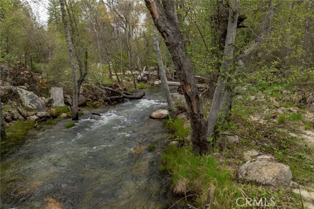 57665 Road 225, North Fork CA: https://media.crmls.org/medias/5d601cc2-9263-41a5-9e27-006271f55651.jpg