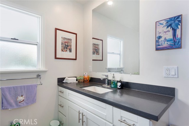 Detail Gallery Image 21 of 36 For 4856 Riverton Ave, North Hollywood,  CA 91601 - 2 Beds | 2 Baths