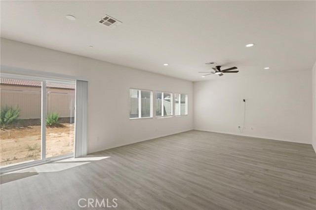 539 Hydrangea Street, Hemet CA: https://media.crmls.org/medias/5d60a170-1669-4088-96ab-bc1ace2ee7bb.jpg