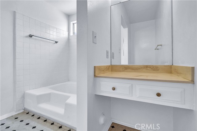 4637 W 132nd Street, Hawthorne CA: https://media.crmls.org/medias/5d60ac50-c2c2-4a65-9618-f6db6753a81d.jpg