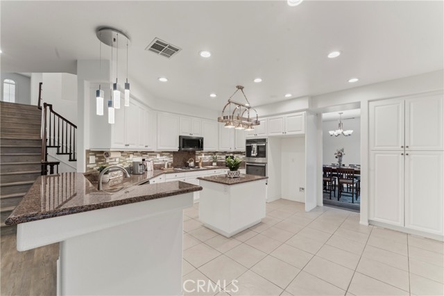 Detail Gallery Image 10 of 39 For 921 Camino Vera Cruz, Camarillo,  CA 93010 - 4 Beds | 3/1 Baths