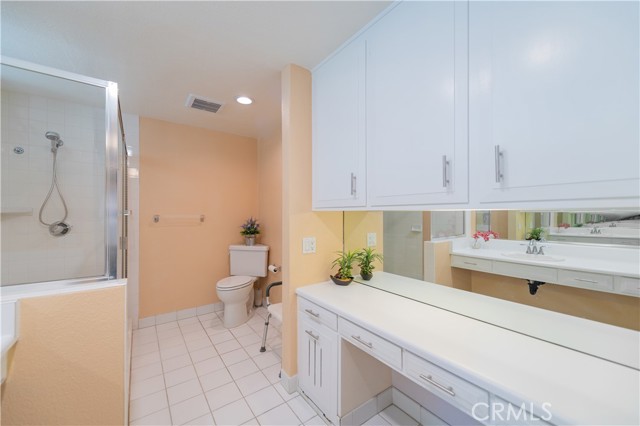 Detail Gallery Image 21 of 31 For 399 Avenida Castilla #C,  Laguna Woods,  CA 92637 - 2 Beds | 2 Baths