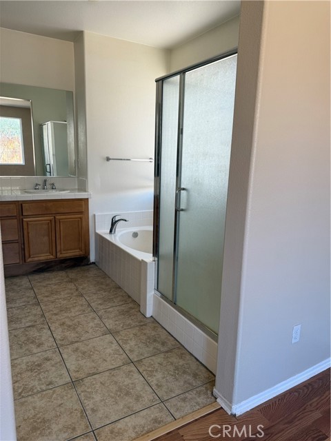 Detail Gallery Image 12 of 19 For 11946 Russell Ct, Victorville,  CA 92392 - 3 Beds | 2 Baths