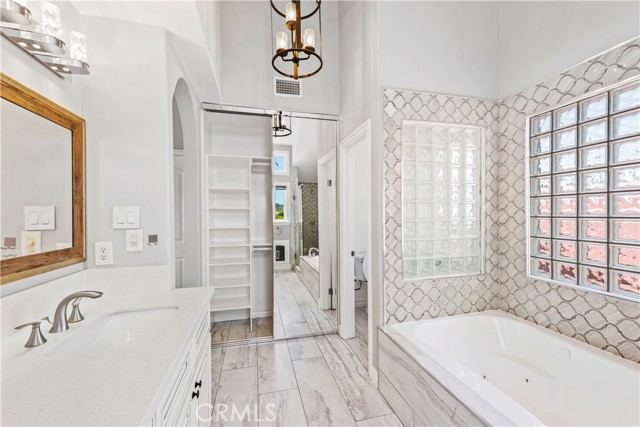 703 Marguerite Avenue, Corona del Mar CA: https://media.crmls.org/medias/5d627d0a-4437-4e1d-8128-af5d1e9192bf.jpg