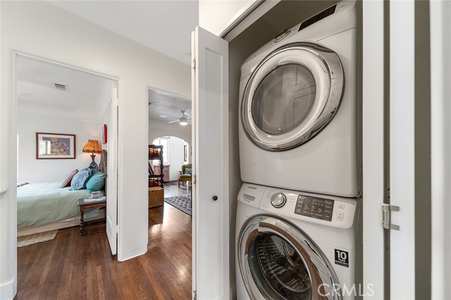 69 Santa Ana Avenue, Long Beach CA: https://media.crmls.org/medias/5d643a0d-095b-4623-8e88-b37db41d68c5.jpg