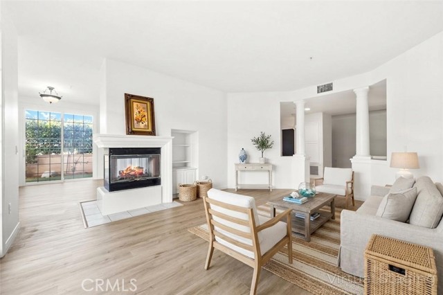 Detail Gallery Image 2 of 52 For 5142 Warner #112,  Huntington Beach,  CA 92649 - 2 Beds | 2 Baths