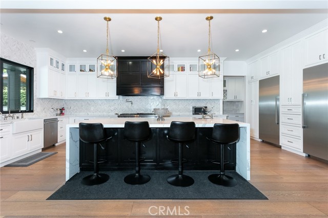 5225 Topeka Drive, Tarzana CA: https://media.crmls.org/medias/5d6543ab-f2c6-424a-b8a6-140948d1192e.jpg