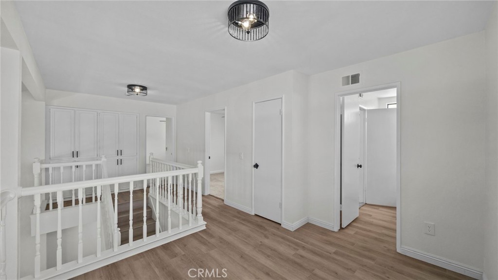 https://media.crmls.org/medias/5d6589d7-b1a1-4355-a3dd-0d31d06bb093.jpg?preset=X-Large
