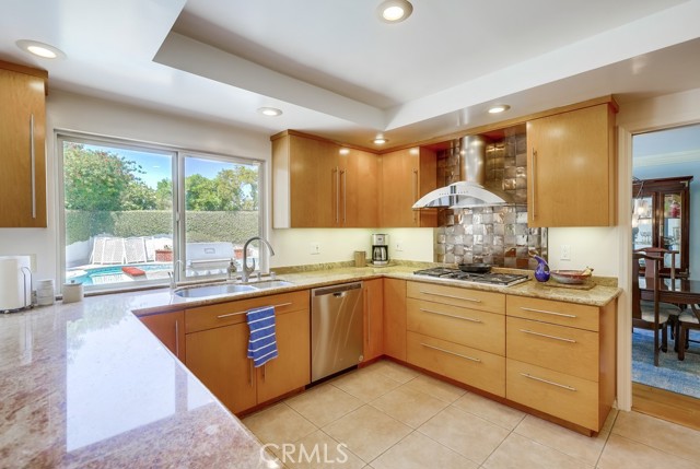 Detail Gallery Image 5 of 44 For 3681 Fenley Dr, Los Alamitos,  CA 90720 - 4 Beds | 3 Baths