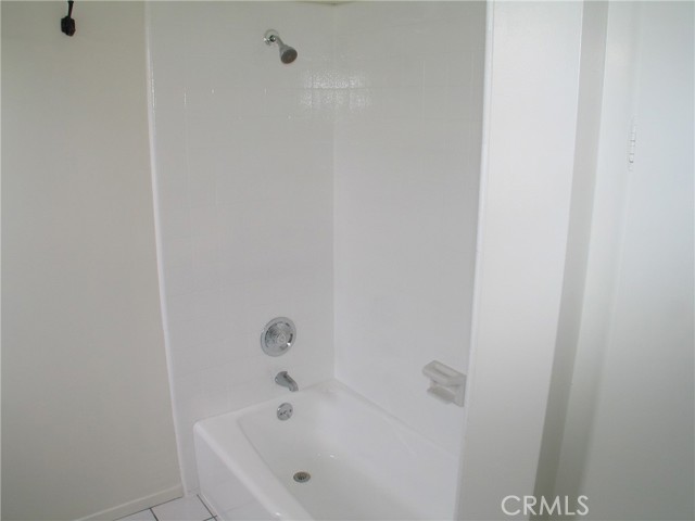 Detail Gallery Image 11 of 20 For 112 Pearl Ave, Newport Beach,  CA 92662 - 3 Beds | 3 Baths
