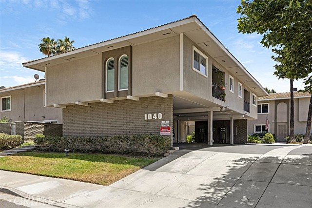 1040 Central Avenue, Riverside CA: https://media.crmls.org/medias/5d67ca6a-bbec-4ca3-a495-5f8969ff3cb4.jpg