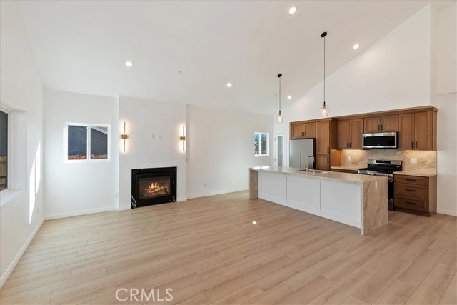 Detail Gallery Image 7 of 50 For 304 San Anselmo, Big Bear City,  CA 92314 - 3 Beds | 3/1 Baths