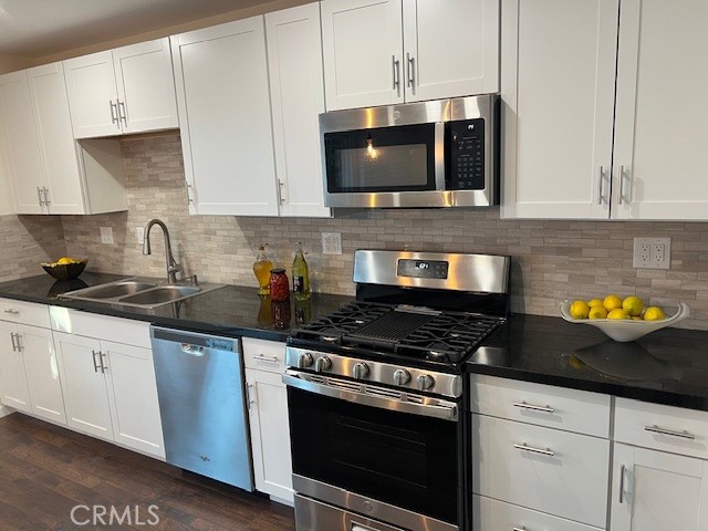 20101 Superior Street, Chatsworth CA: https://media.crmls.org/medias/5d6985bc-7b9e-42fb-add6-d0d95c0d54b0.jpg