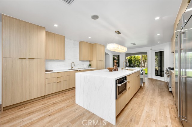 14257 Chandler Boulevard photo 18