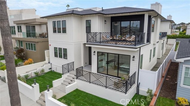 Detail Gallery Image 1 of 1 For 1406 S Catalina Ave #B,  Redondo Beach,  CA 90277 - 3 Beds | 3/1 Baths