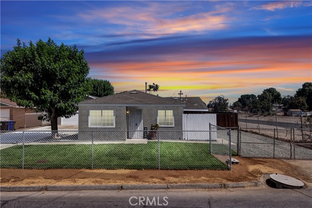 11467 64th Street, Jurupa Valley CA: https://media.crmls.org/medias/5d6b6be1-fa6c-470d-a1c0-89b88c44db59.jpg