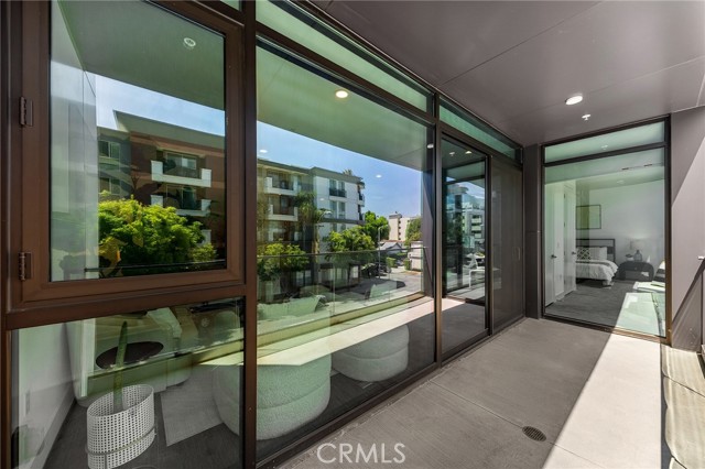 709 E Walnut Street, Pasadena CA: https://media.crmls.org/medias/5d6c9421-5c77-41ba-9782-5b8019cb0770.jpg