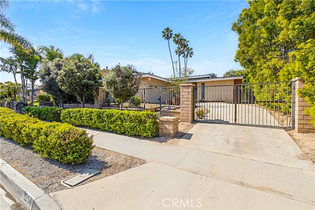 Detail Gallery Image 1 of 1 For 1214 Mulberry Ln, Corona,  CA 92879 - 3 Beds | 2 Baths