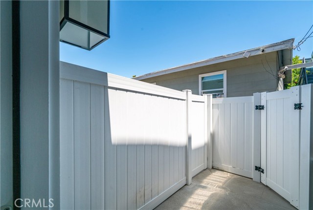 1022 Grant Street, Santa Monica CA: https://media.crmls.org/medias/5d6d0507-11de-46fc-beb8-407e60027a0e.jpg