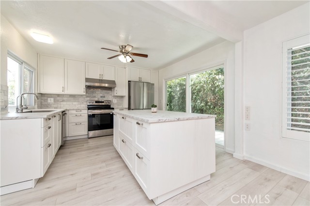 Detail Gallery Image 14 of 37 For 26656 Rio Hondo Cir, Lake Forest,  CA 92630 - 4 Beds | 2/1 Baths