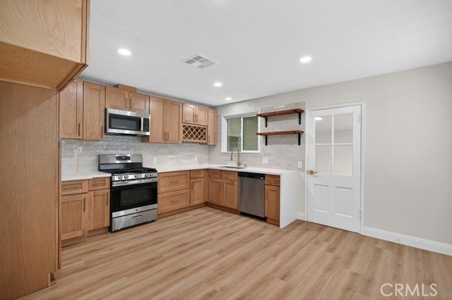 Detail Gallery Image 17 of 49 For 4392 Elm, Long Beach,  CA 90807 - 4 Beds | 2 Baths