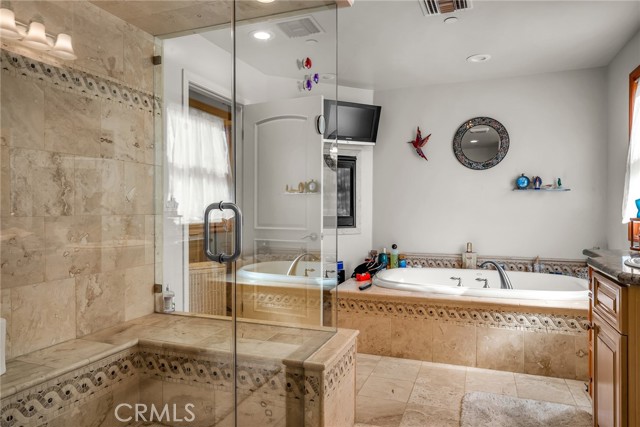 Detail Gallery Image 21 of 31 For 236 8th St, Seal Beach,  CA 90740 - 5 Beds | 5 Baths