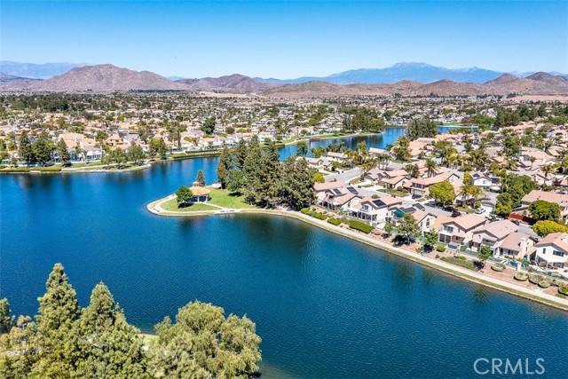 28705 Bridge Water Lane, Menifee CA: https://media.crmls.org/medias/5d6e2a80-2c33-4bb3-adb7-a4fe4b7adf2d.jpg
