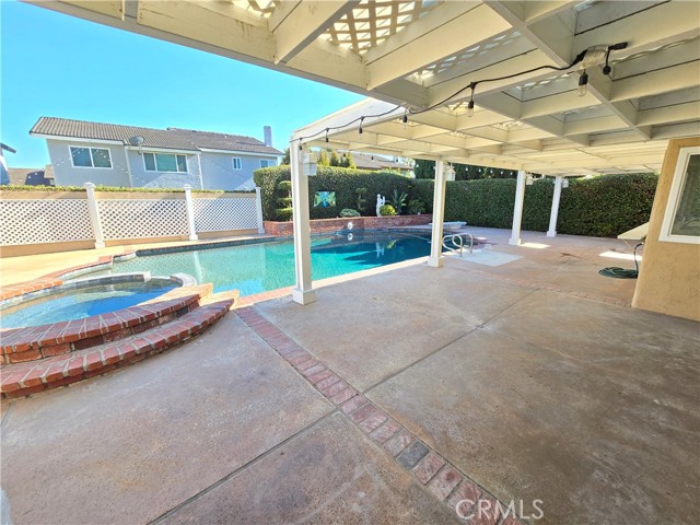 Detail Gallery Image 4 of 47 For 1013 Cannonade Cir, Costa Mesa,  CA 92626 - 5 Beds | 3 Baths