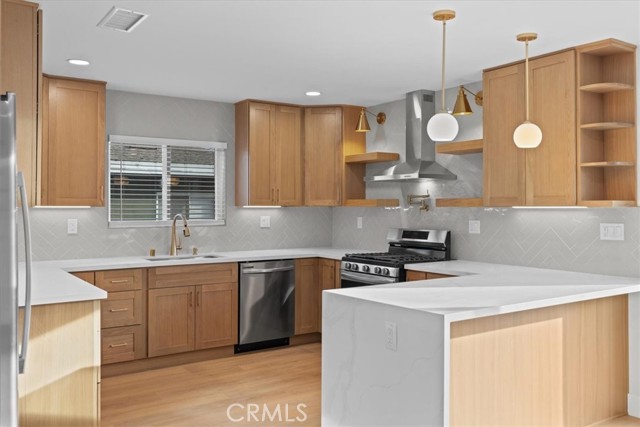 Detail Gallery Image 7 of 32 For 23217 Anza Ave, Torrance,  CA 90505 - 4 Beds | 3 Baths