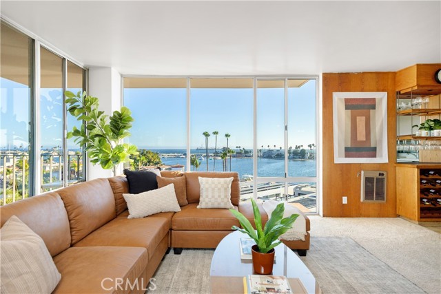 5400 The Toledo, Long Beach CA: https://media.crmls.org/medias/5d7063c8-cdad-4289-b0c8-f998f1674d9f.jpg